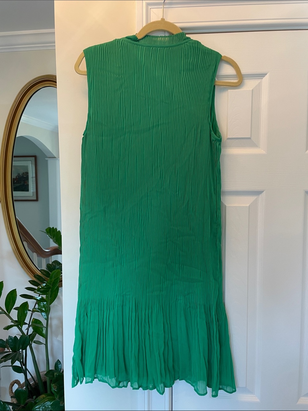 DKNY Sleeveless Emerald Green Pleated Midi Dress with Neck Tie - Picture 3 of 3